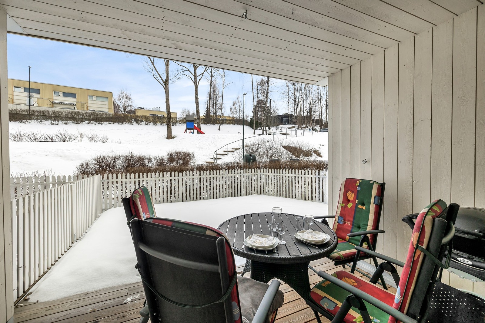 En lys og romslig 2-roms med stor solrik terrasse på ca. 27 kvm. Perfekt førstegangskjøp! Galleribilde