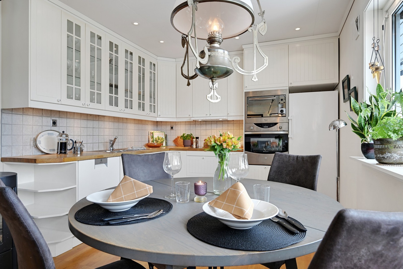 Velkommen til bords i Dosent Brynildsensgate 13 Galleribilde