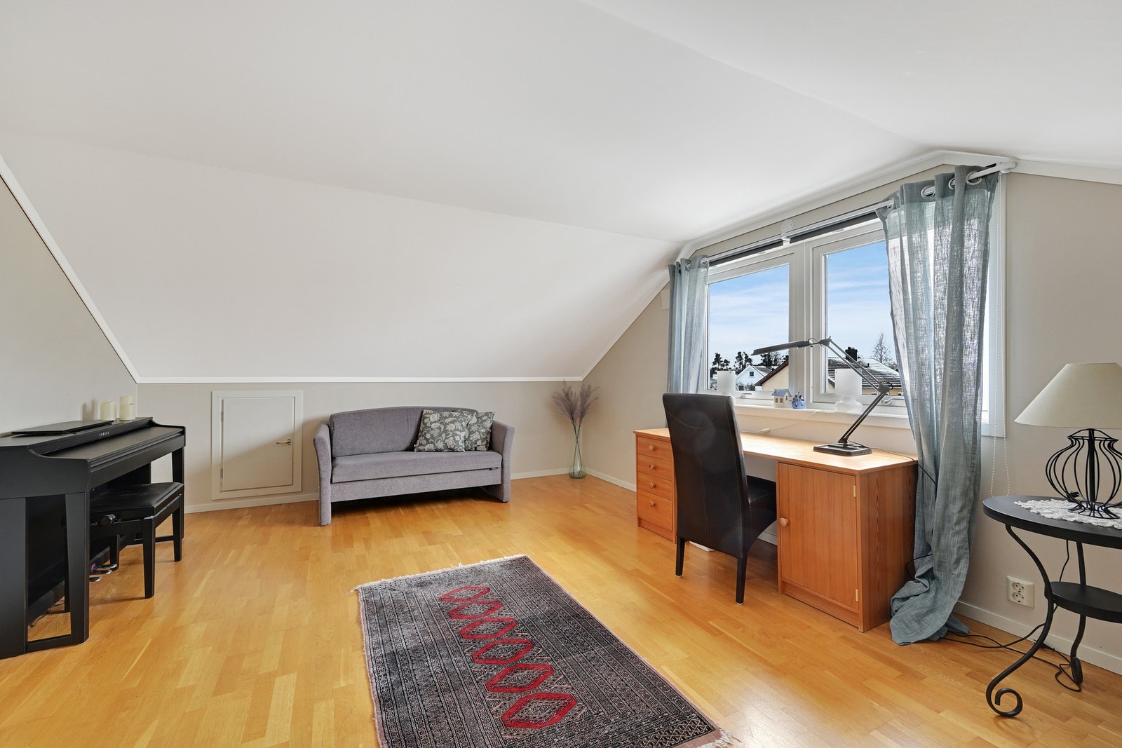 På toppen finner vi et hjemmekontor - dog ikke godkjent for varig opphold Galleribilde