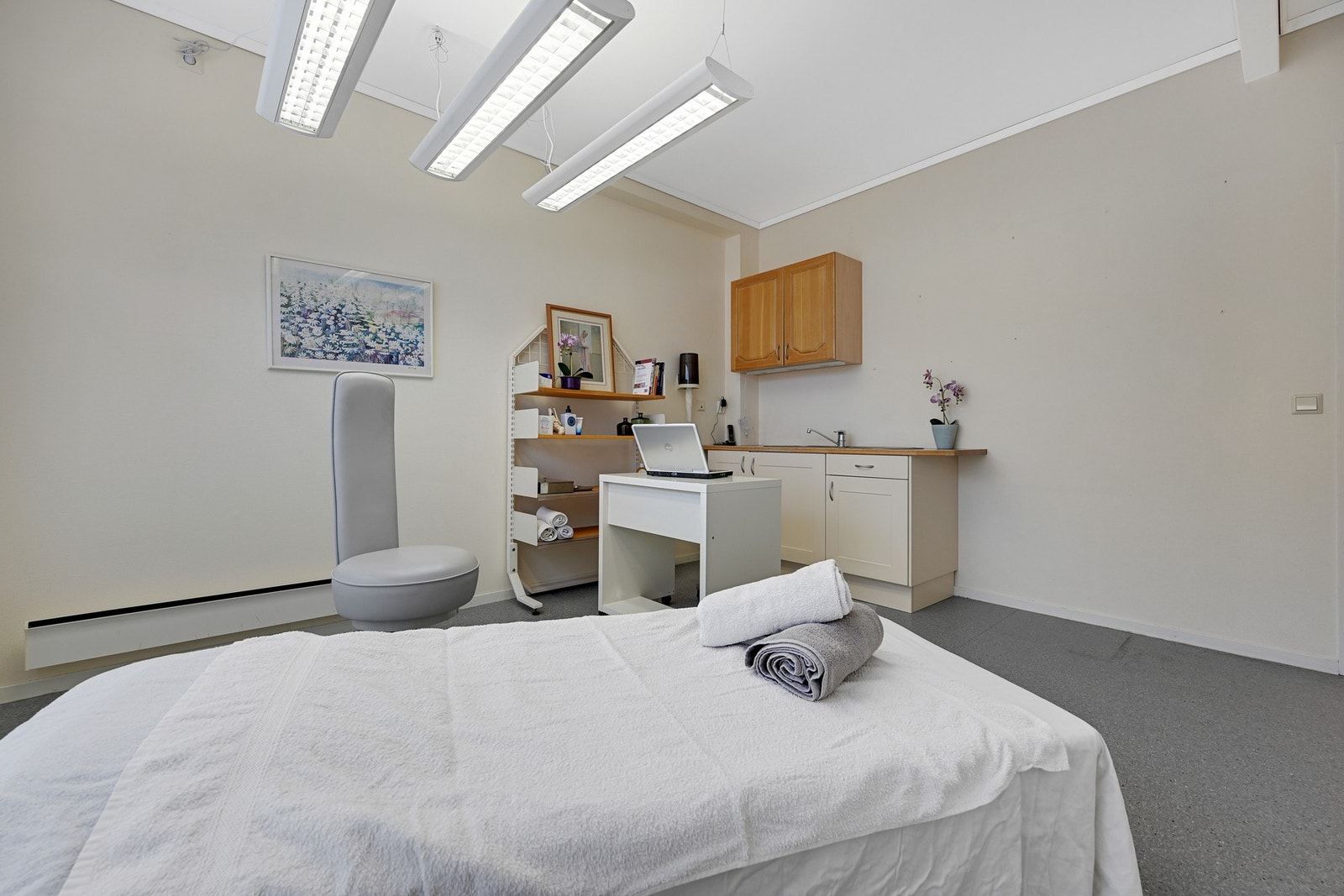 Behandlingsrom m/kjøkkeninnredning Galleribilde