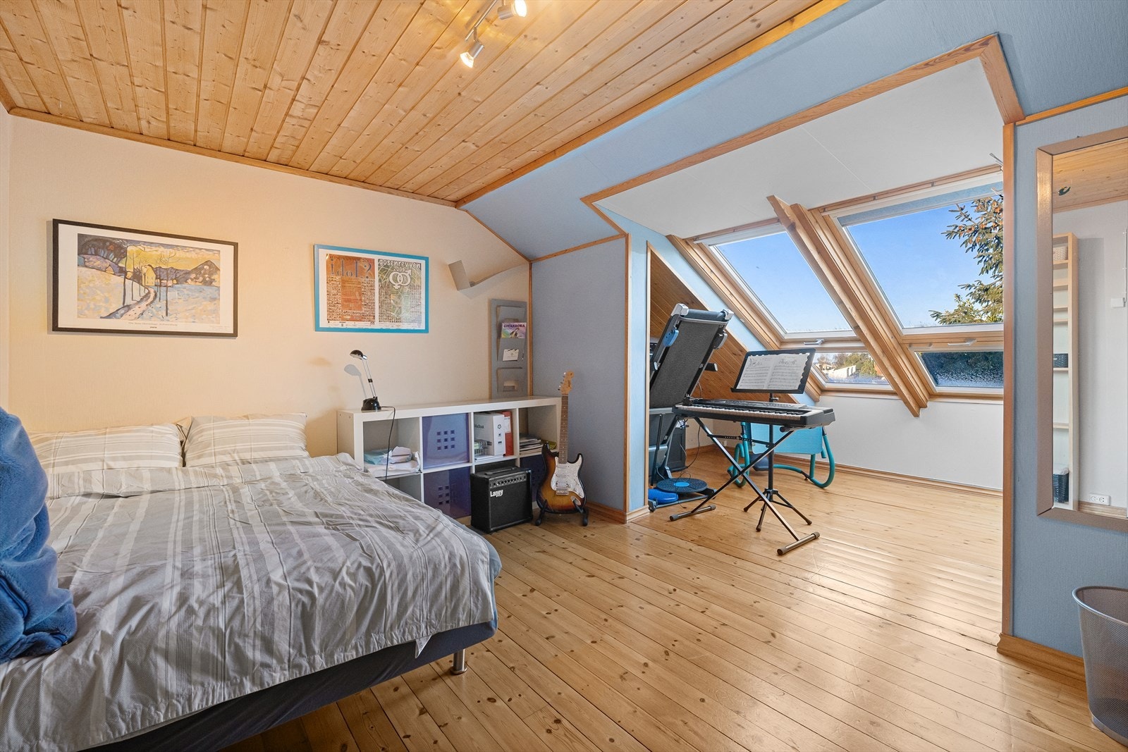 Romslig soverom i 2. etg Galleribilde