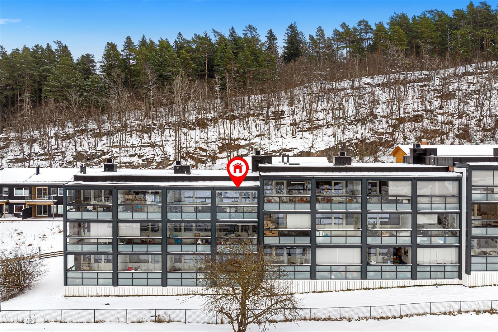 Ønsker du visning? Ta kontakt med Guro Hana, på t.9425 4652, for nærmere avtale. Galleribilde