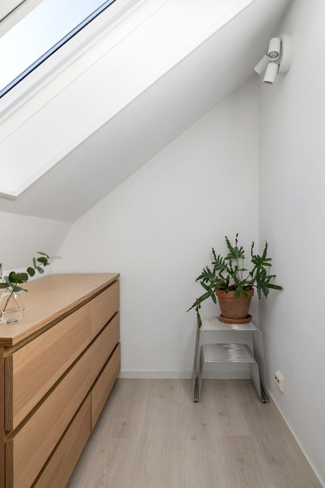 Bod, som kan passe godt til som garderoberom. Galleribilde