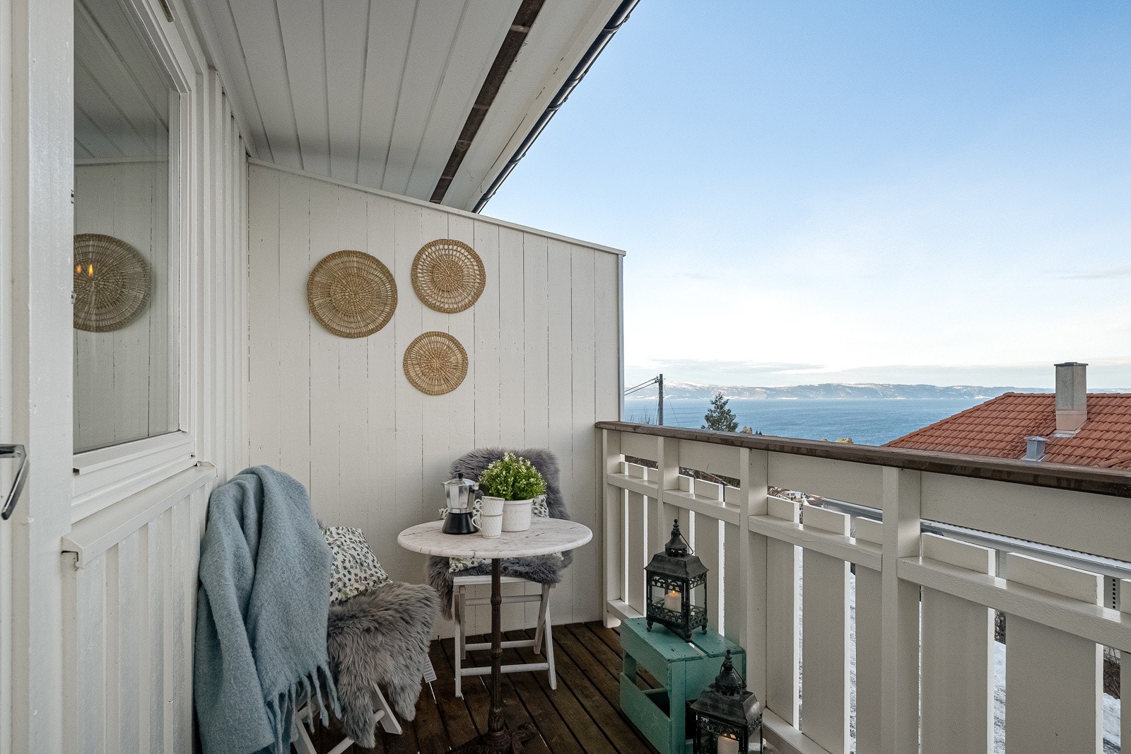 Fra stue har man tilgang til flott balkong. Galleribilde