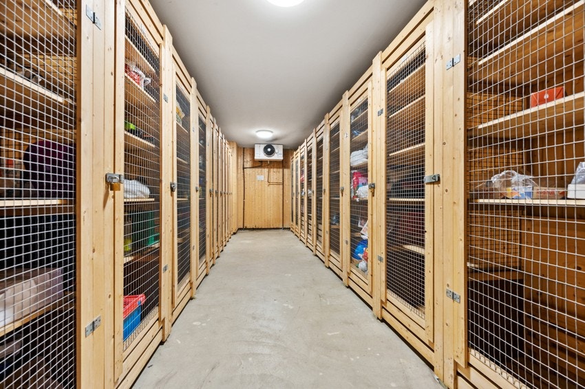 Matbod i felles kjølerom på etasjeplan Galleribilde