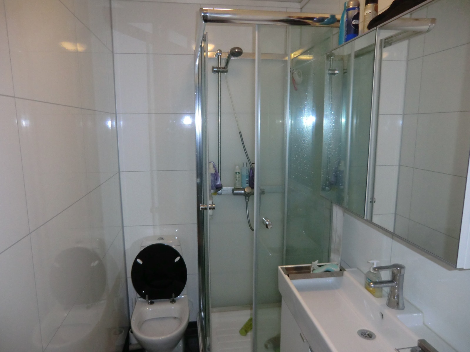 Bad 2 med toalett og dusj Galleribilde