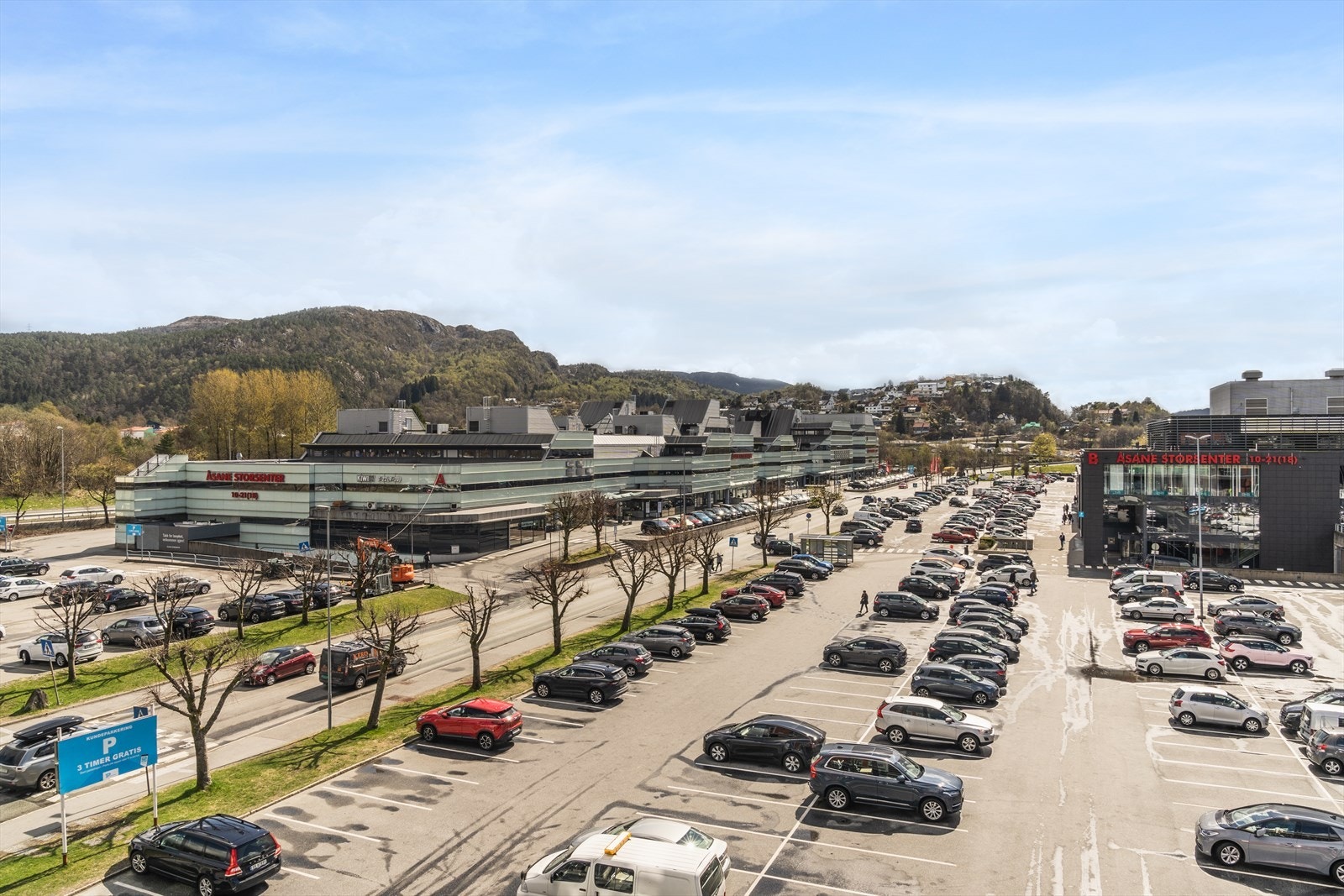 Når du lengter etter et utvidet tilbud, er Åsane Storsenter, Horisont og Bergen sentrum en kjapp kjøretur unna. Galleribilde