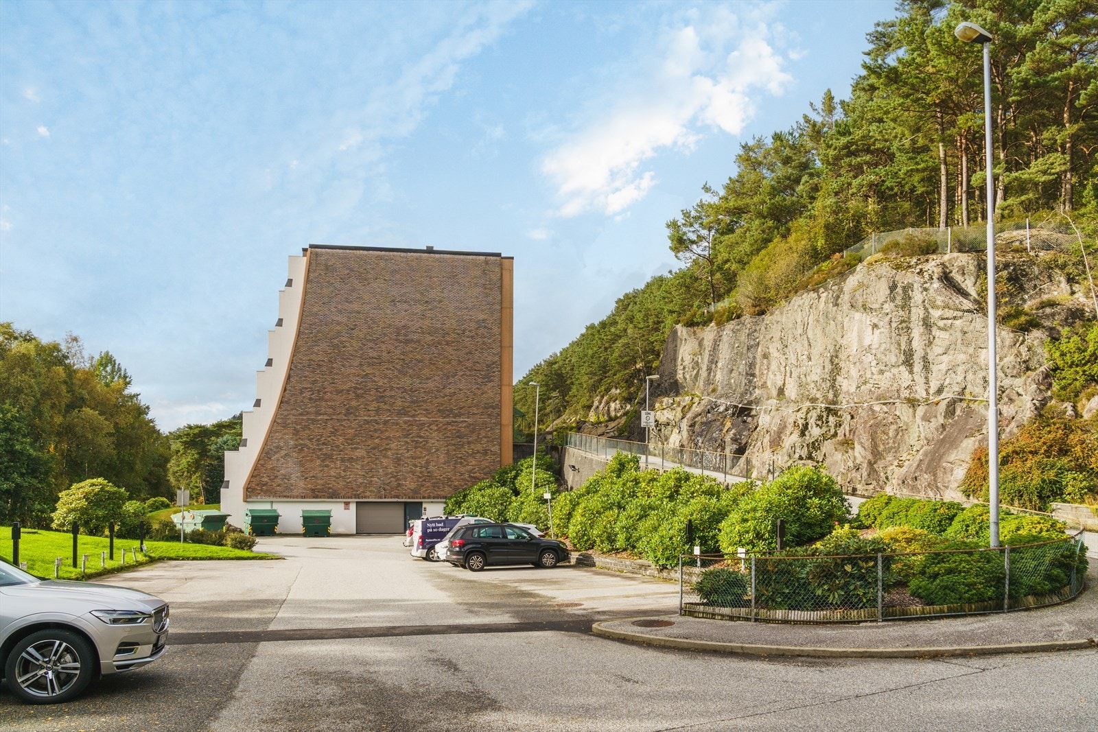 Borettslaget består av terrasseblokker med totalt 180 andeler. Galleribilde
