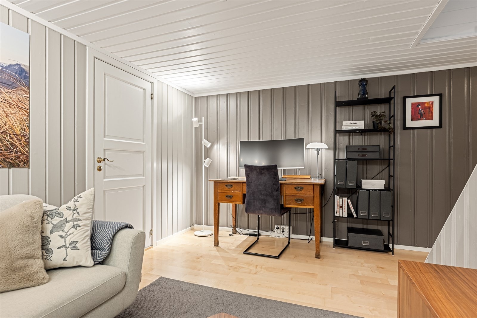 Kontorplass i kjellerstuen. Rom ikke godkjent for varig opphold. Galleribilde