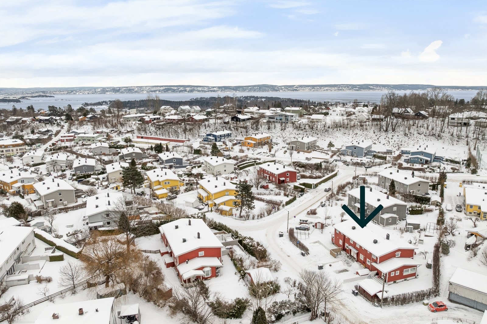 Undelstad ligger mellom Asker sentrum og Hvalstrand, et veletablert og attraktivt boligområde kjent for sitt trygge og solrike miljø. Galleribilde