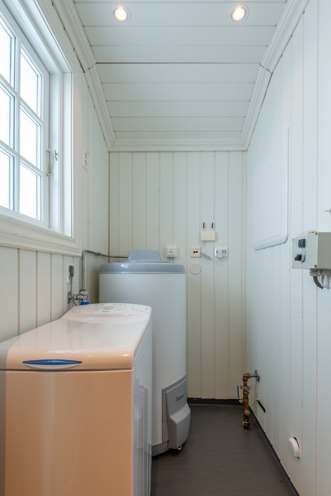 I tillegg har hytta et eget vaskerom, som gjør hyttelivet ekstra enkelt. Galleribilde
