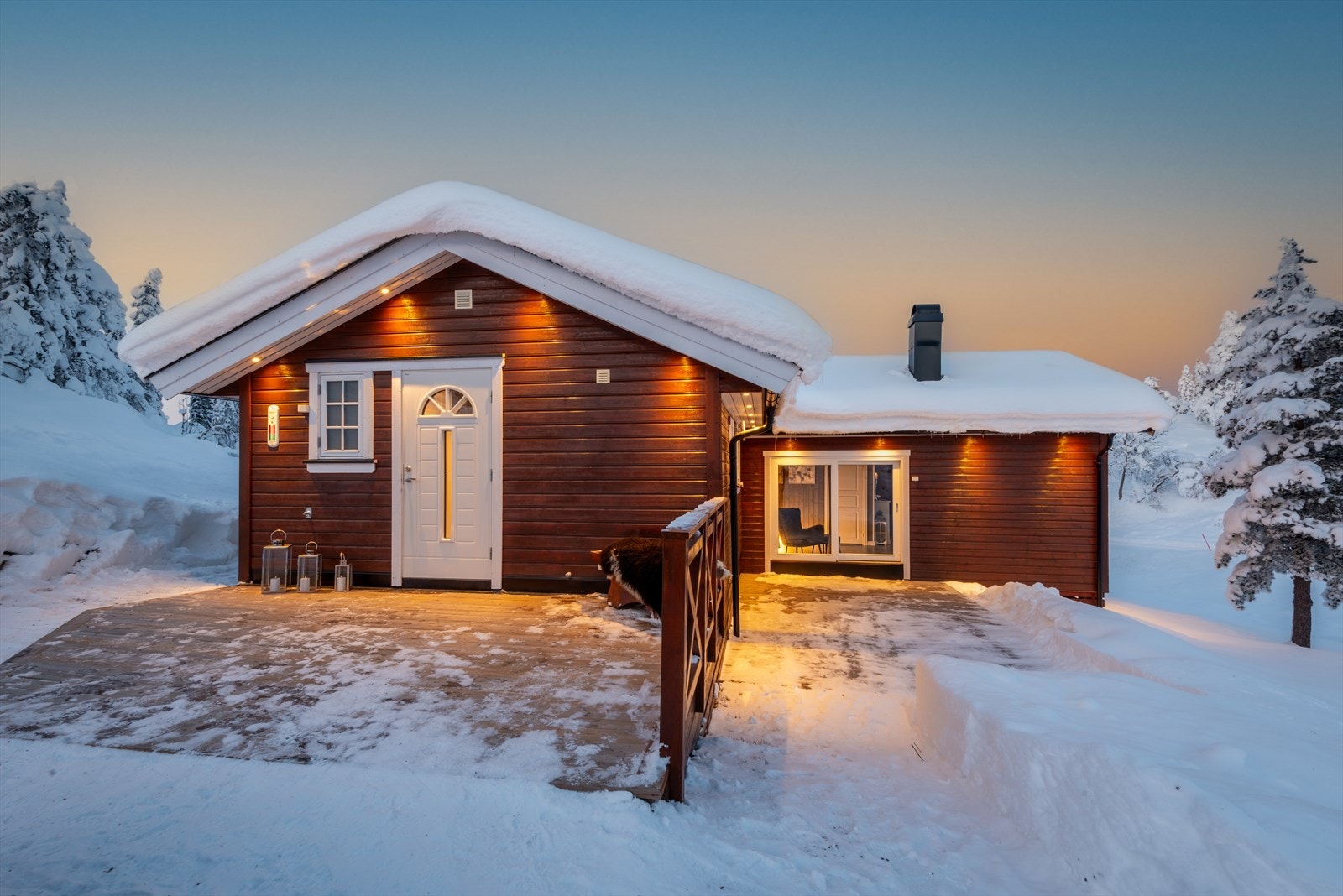 Nipetoveien 116 er kort sagt en hytte der minnene skapes naturlig. Galleribilde