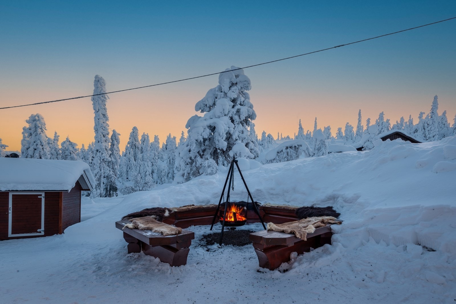 Perfekt etter en skitur og grille pølser eller sitte på sene kvelder. Galleribilde