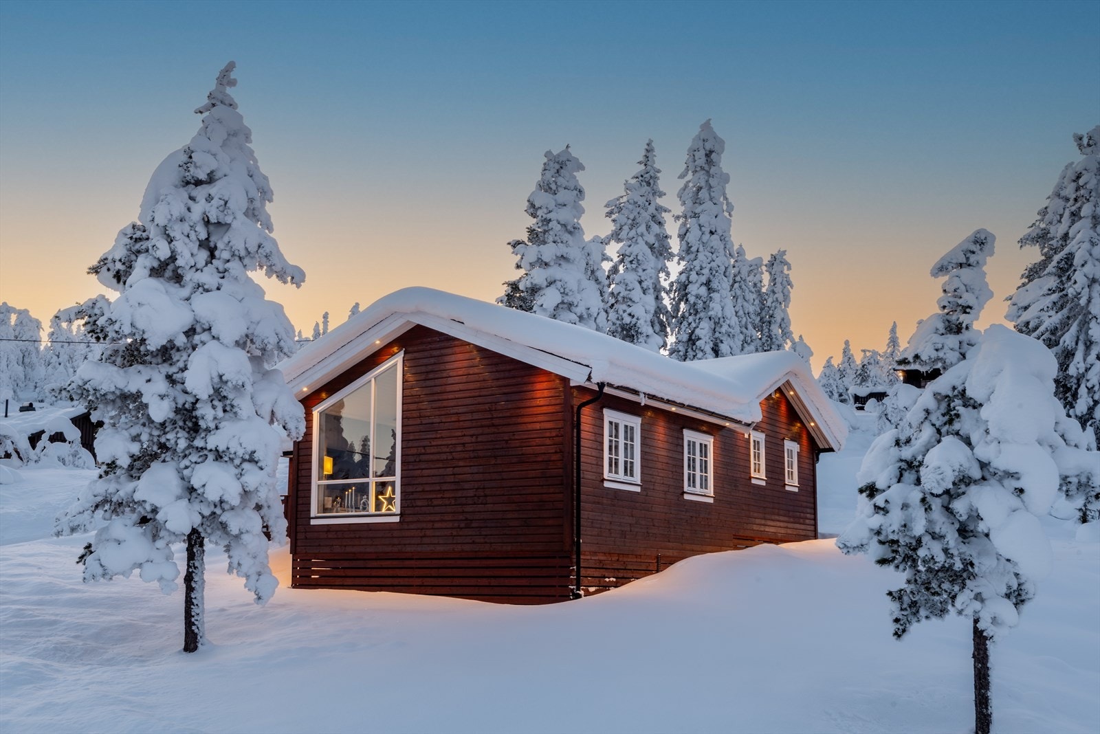 Hytta har en attraktiv og naturskjønn beliggenhet på Blefjell. Galleribilde