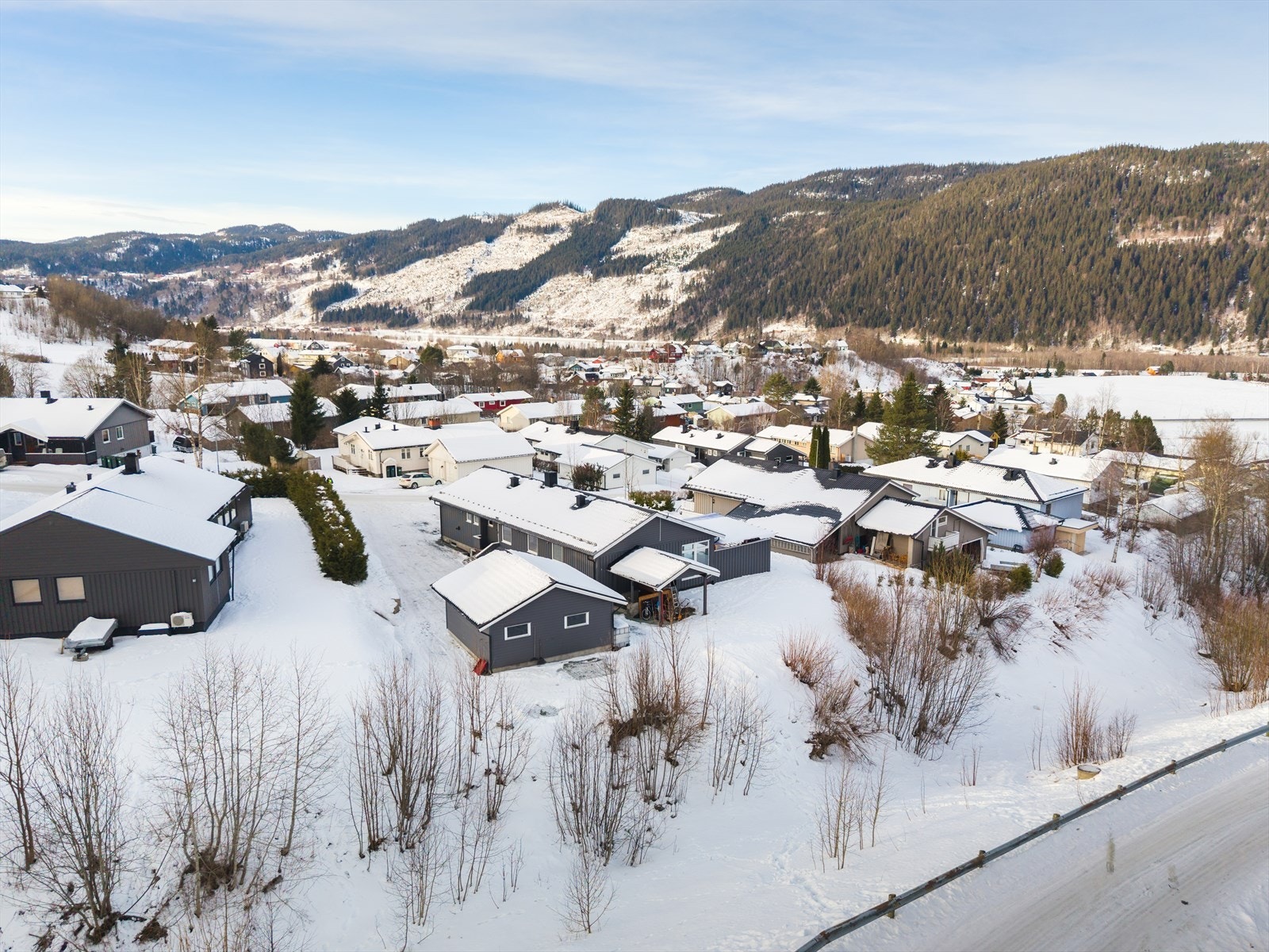 Flott beliggenhet i et attraktivt boligfelt med gode solforhold. Galleribilde
