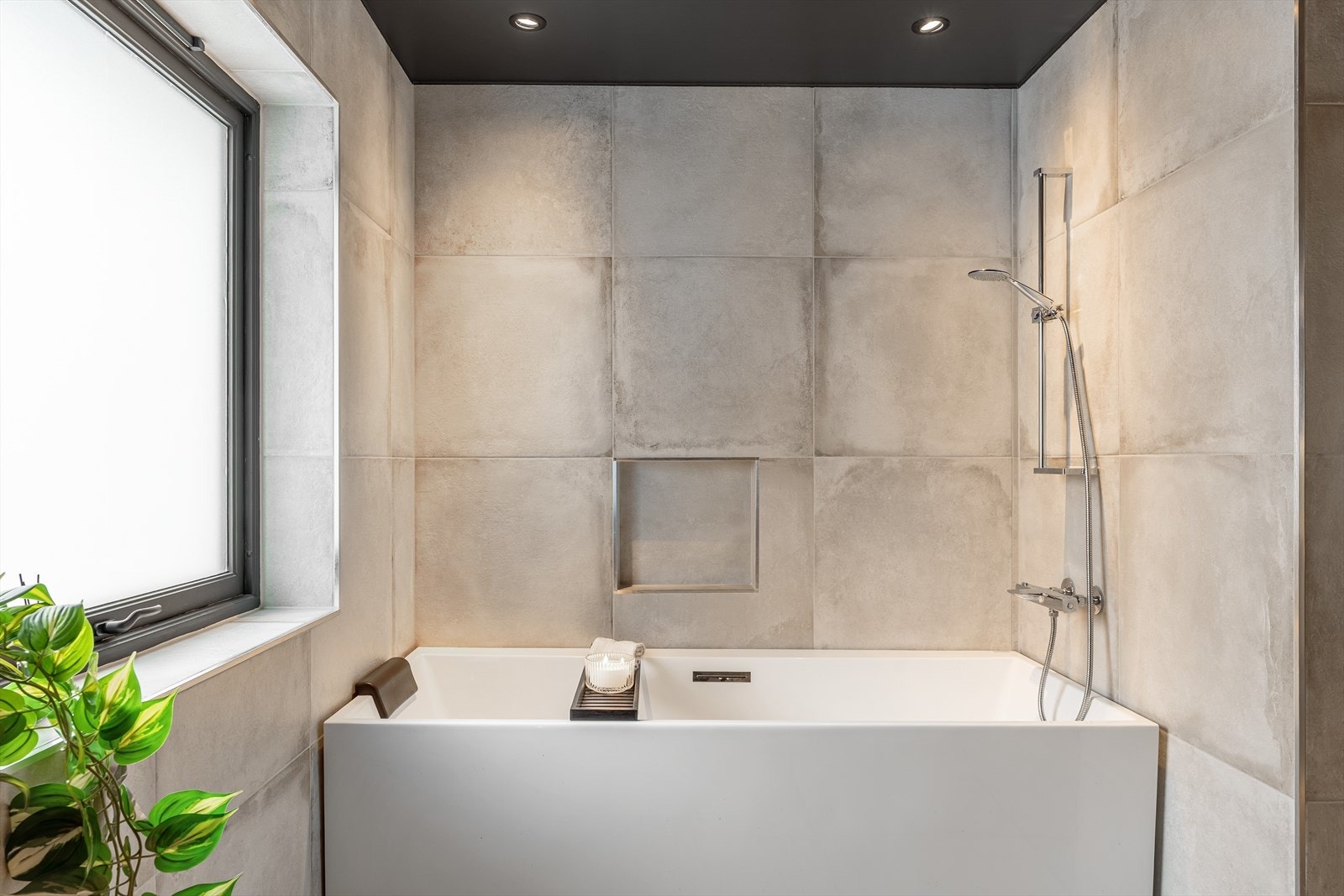 (1/2 parten av badet er Ikke omsøkt/ godkjent, se komplett salgsoppgave under pnkt. ferdigattest for mer info.) Galleribilde