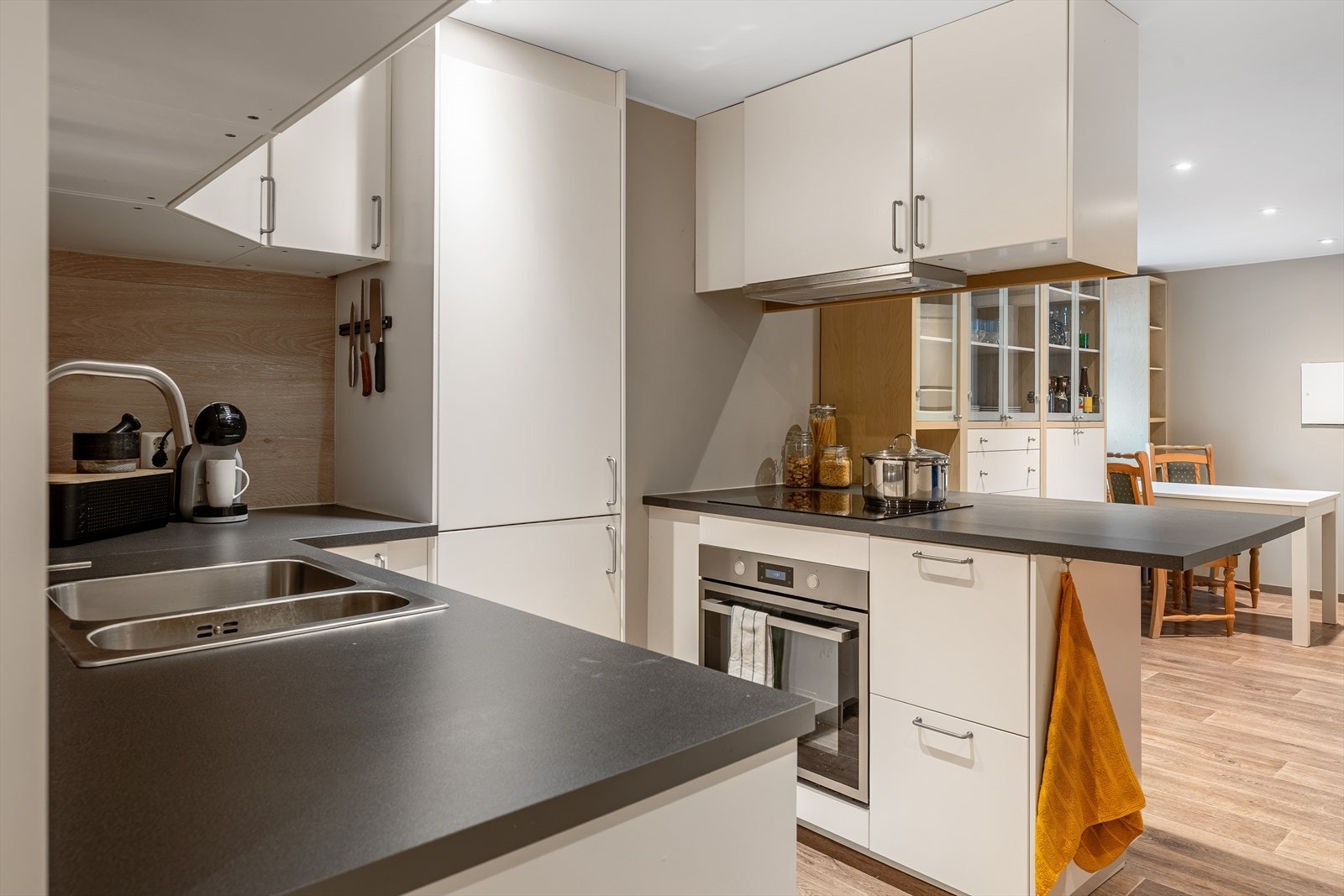 (Ikke omsøkt/ godkjent, se komplett salgsoppgave under pnkt. ferdigattest for mer info.) Galleribilde