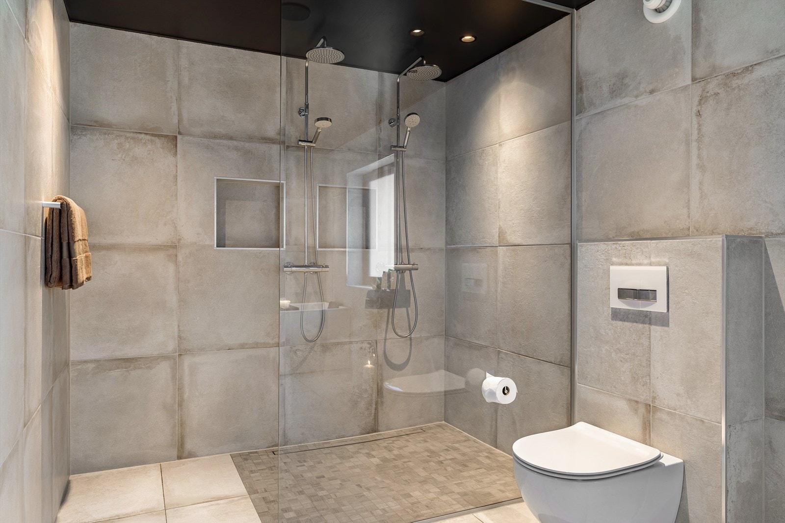 (1/2 parten av badet er Ikke omsøkt/ godkjent, se komplett salgsoppgave under pnkt. ferdigattest for mer info.) Galleribilde