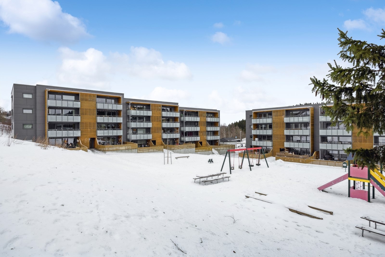 Flatåsaunet Borettslag med skjermet og fin beliggenhet. Galleribilde