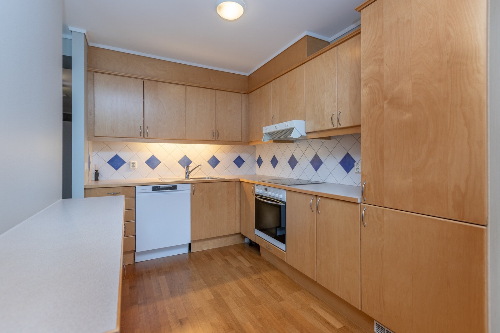 Godt med skap- og benkeplass Galleribilde