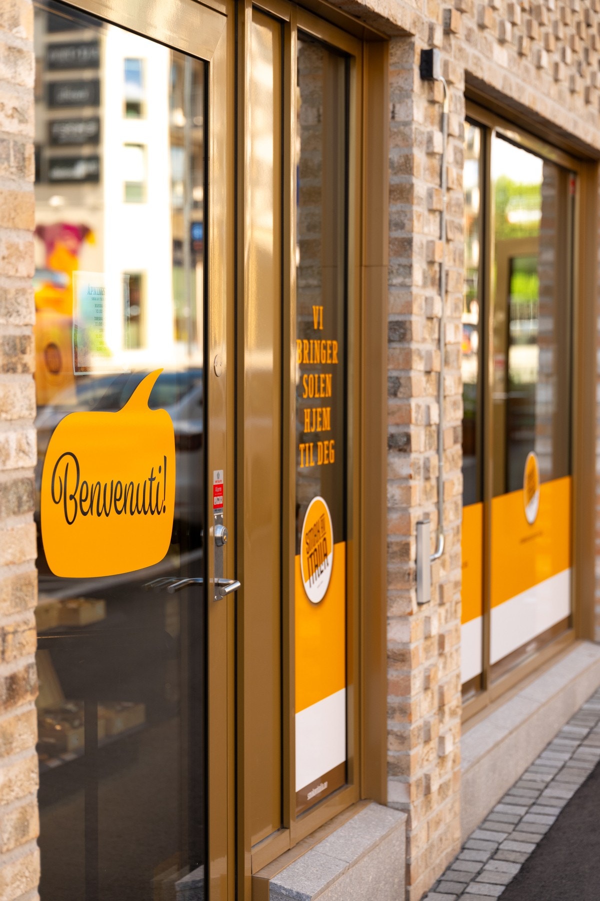 Delikatessebutikken "Smak av Italia" åpnet nylig dørene på Løren. Her er det en rekke fristelser! Galleribilde