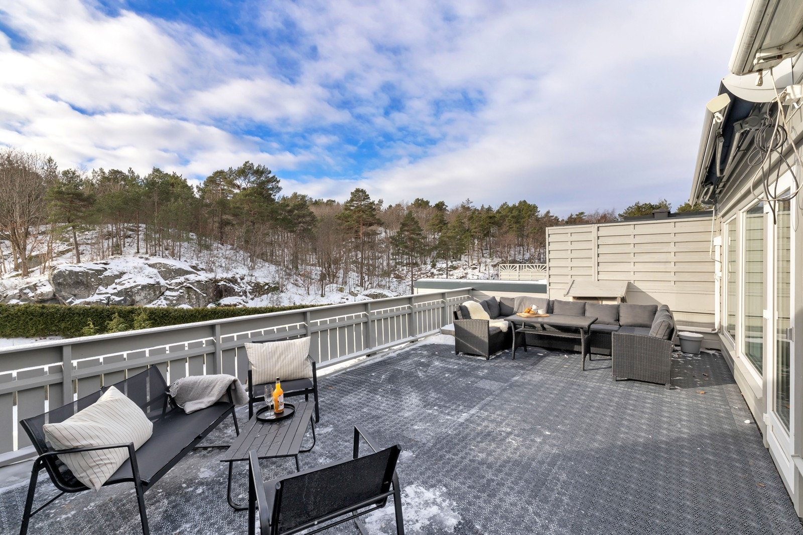 God plass til utemøbler Galleribilde