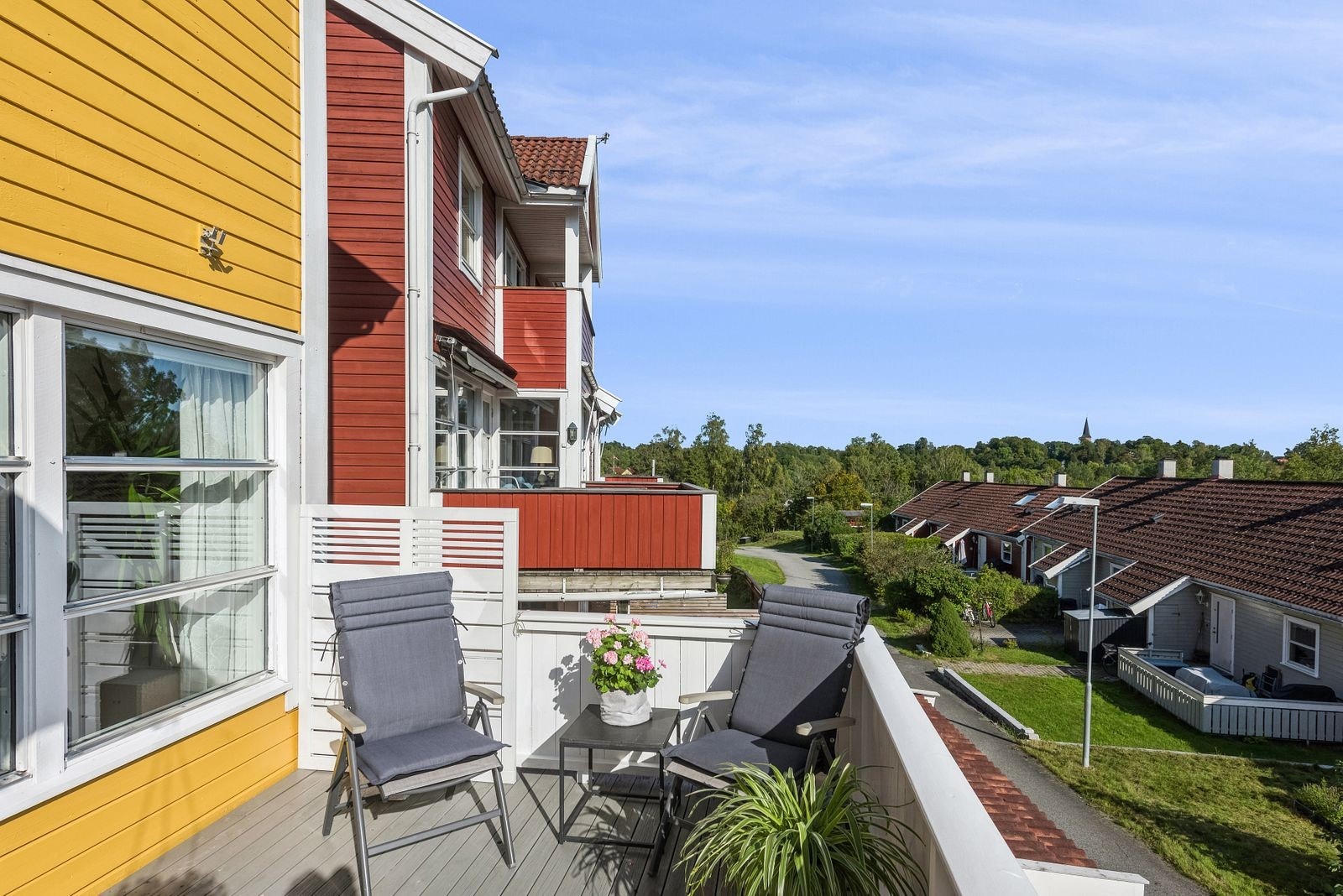 Veranda på sommer Galleribilde