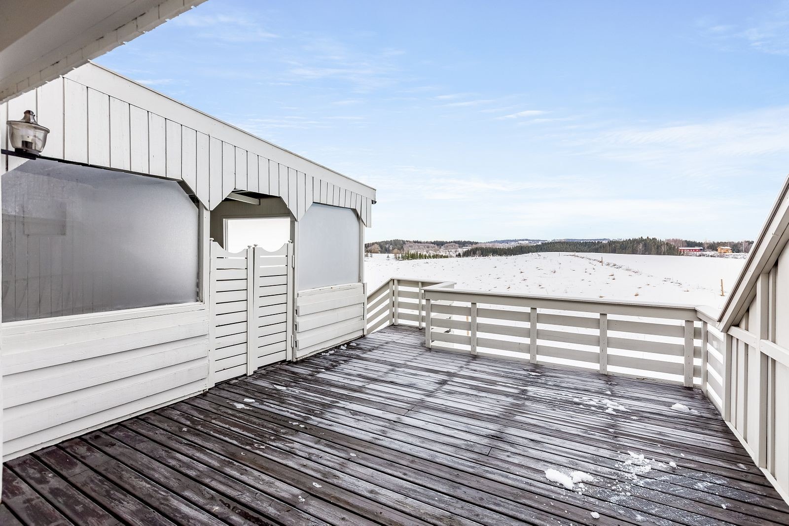 Terrasse og hage. Sydvent med sol hele dagen. Galleribilde