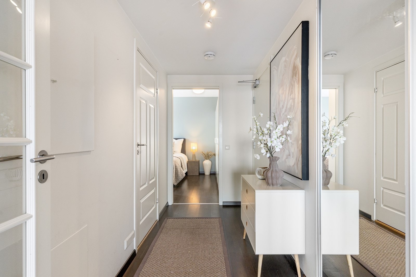 Fra gangen er det adkomst til hovedsoverommet. Galleribilde