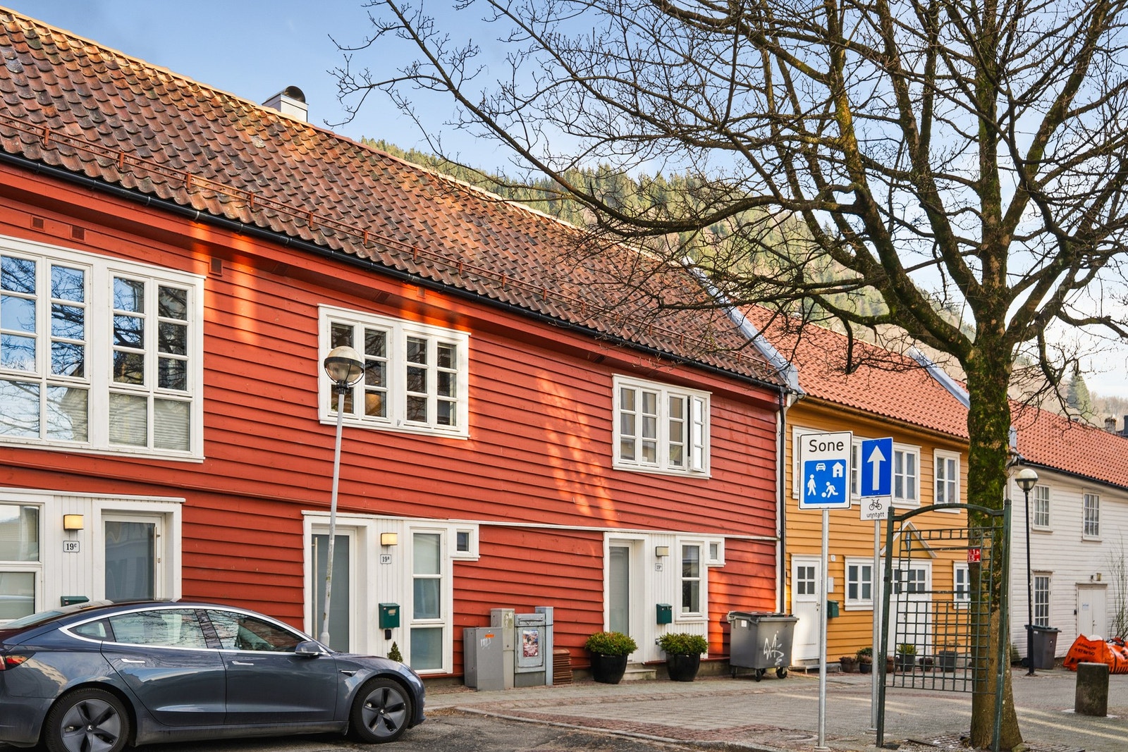 Et lekkert townhouse over 3 plan i sjarmerende og attraktiv gate. Galleribilde