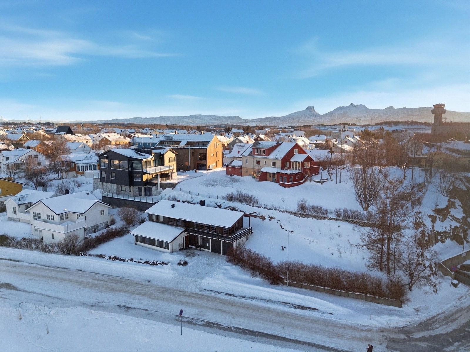 Enebolig med romslig eiendomstomt på ca. 809 kvm Galleribilde
