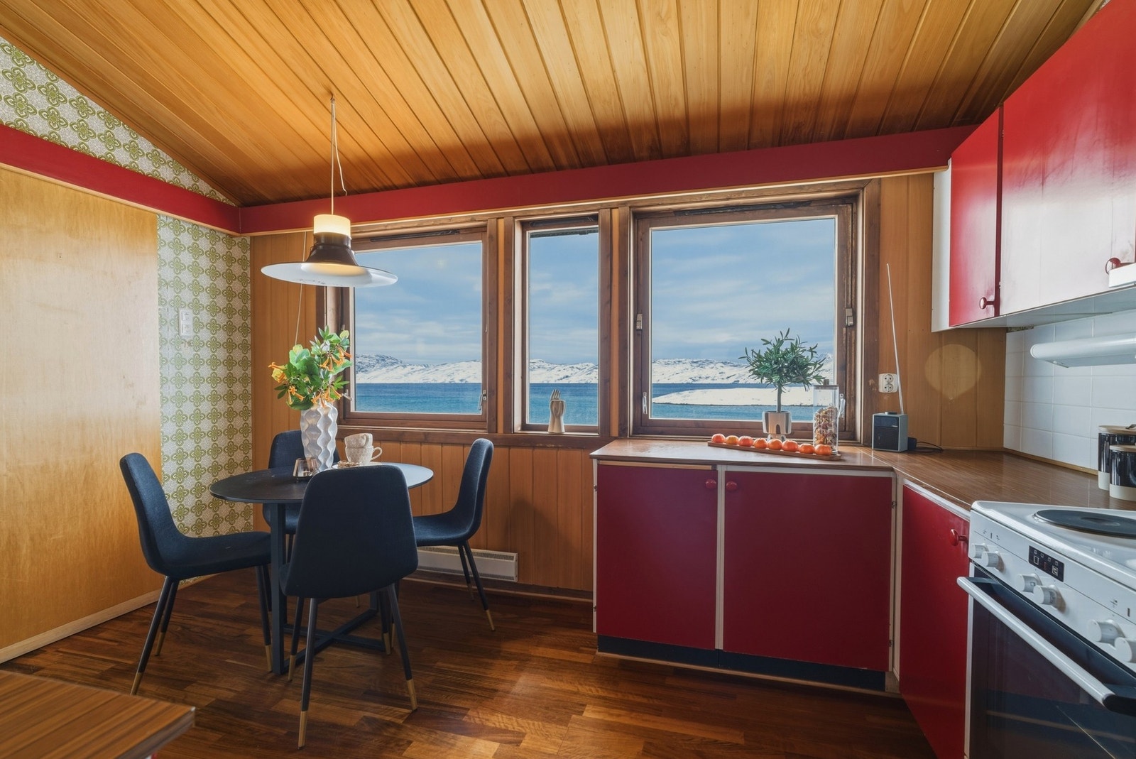 Kjøkkenet må påregnes oppgradering. Galleribilde