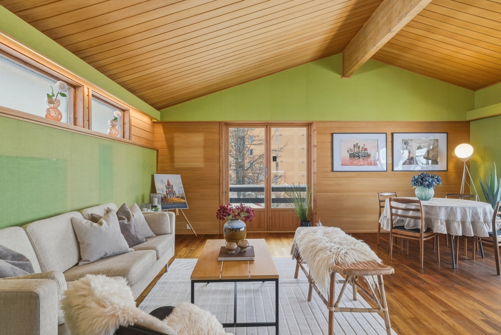 Utgang til veranda fra stuen. Galleribilde