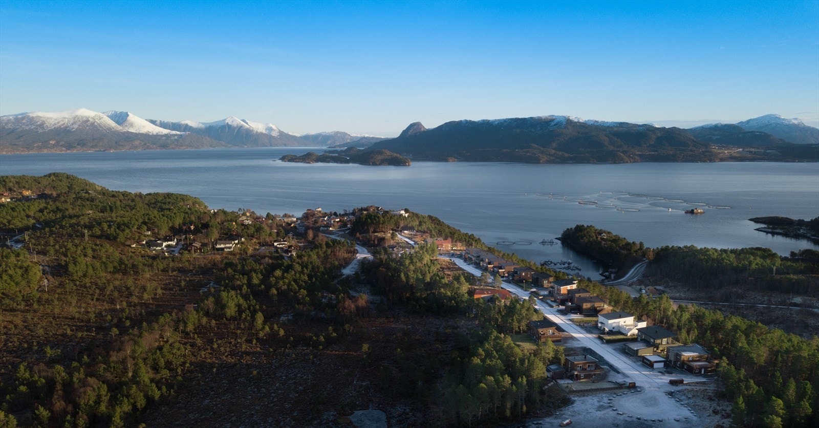 Panorama fra Tustna-alpene til Årsund. Galleribilde