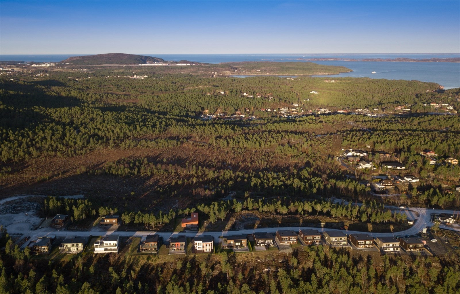 Vi har flinke samarbeidspartnere som kan hjelpe deg med alt du trenger for å bygge huset! Galleribilde