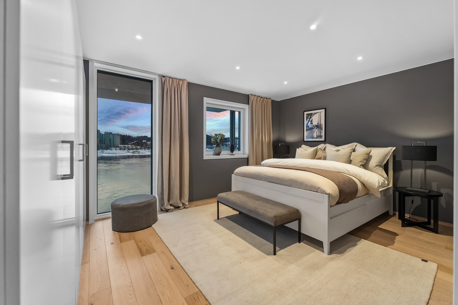 Leiligheten har tre soverom Galleribilde