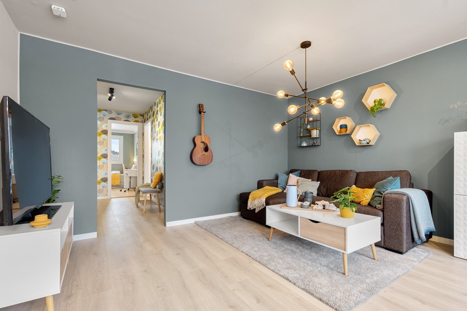 Leiligheten er gjennomgående, noe som gir en god romfølelse og lysinnslipp fra to sider. Galleribilde