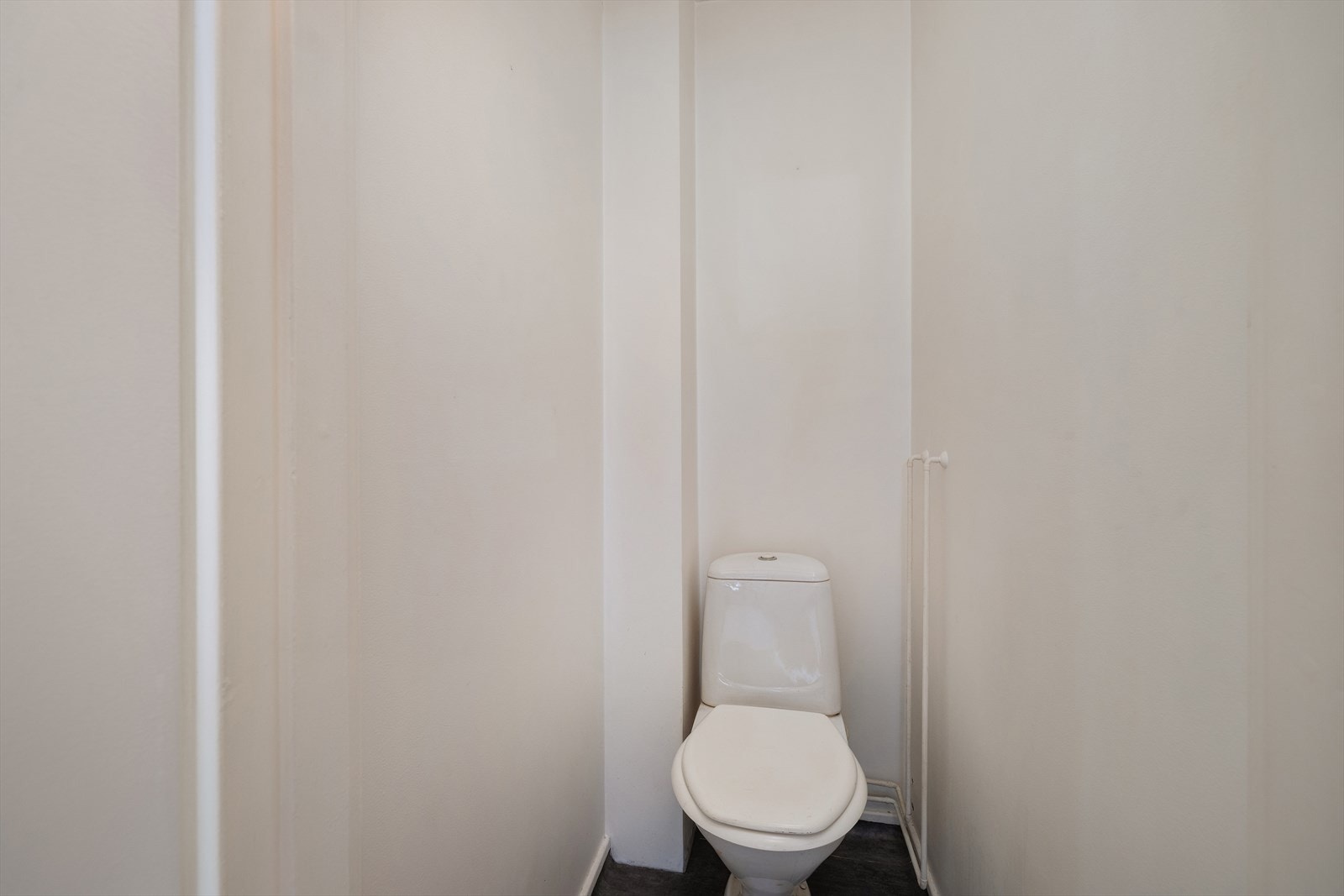 Praktisk, separat toalettrom i andre etasje. Galleribilde