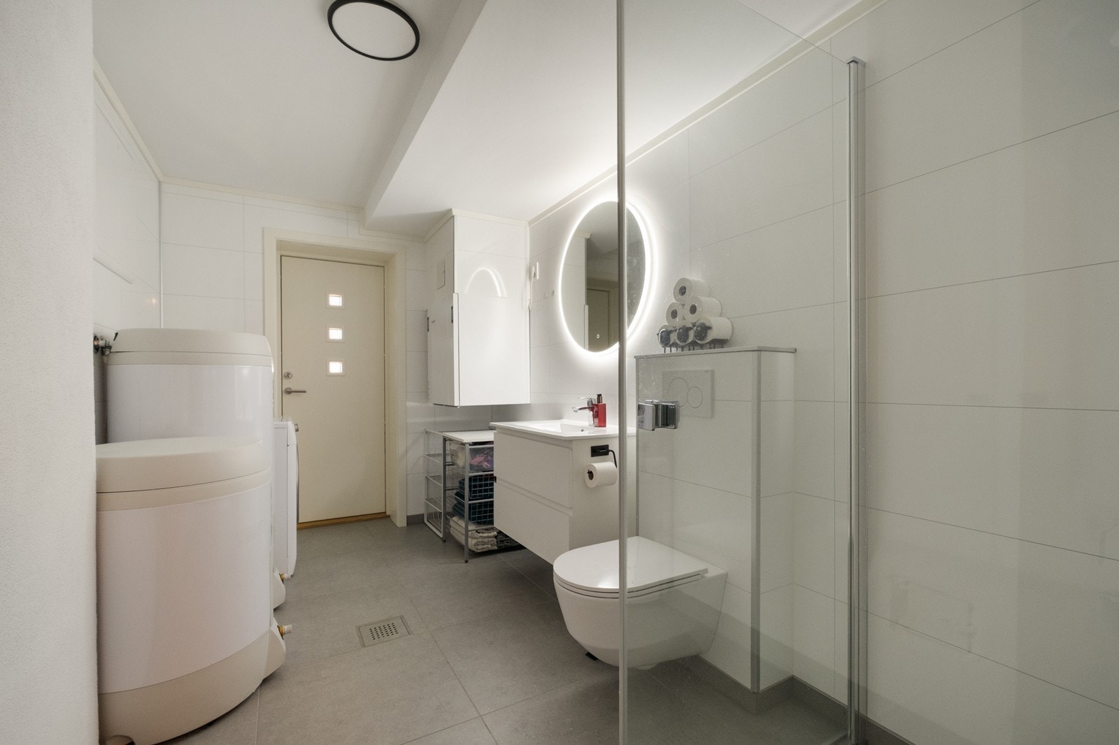 Vaskerom/bad av god størrelse Galleribilde