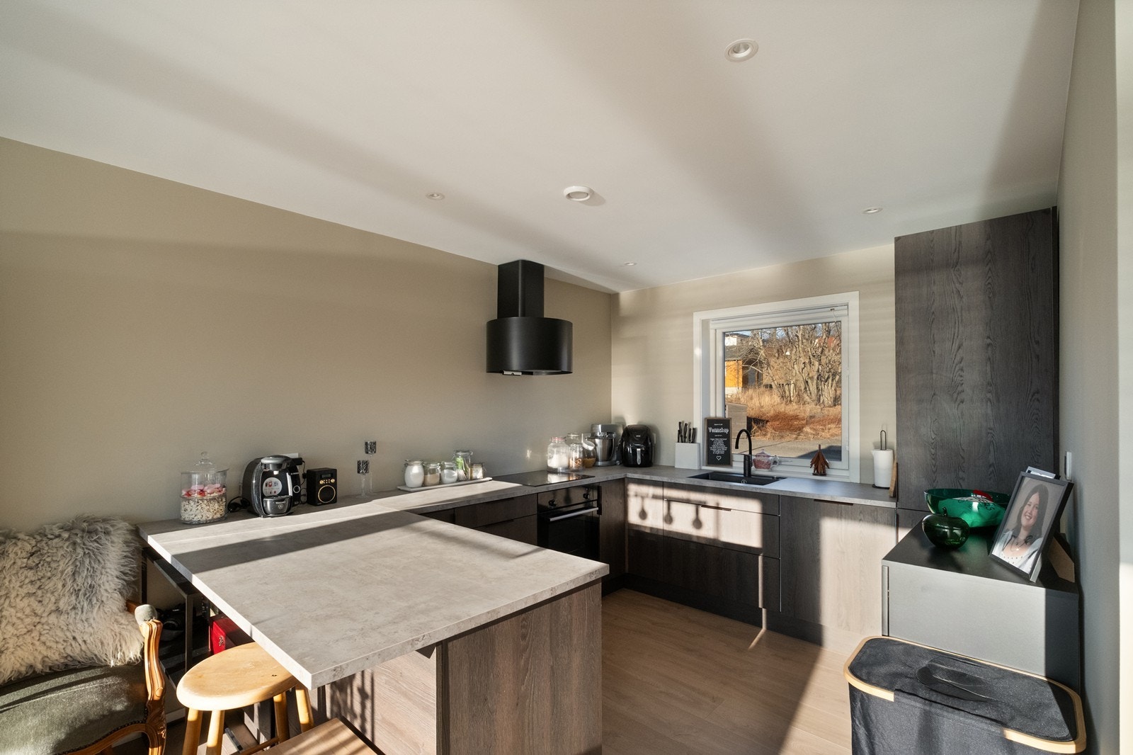 Pent kjøkken, innsatt i 2024 sammen med resten av renoveringen Galleribilde