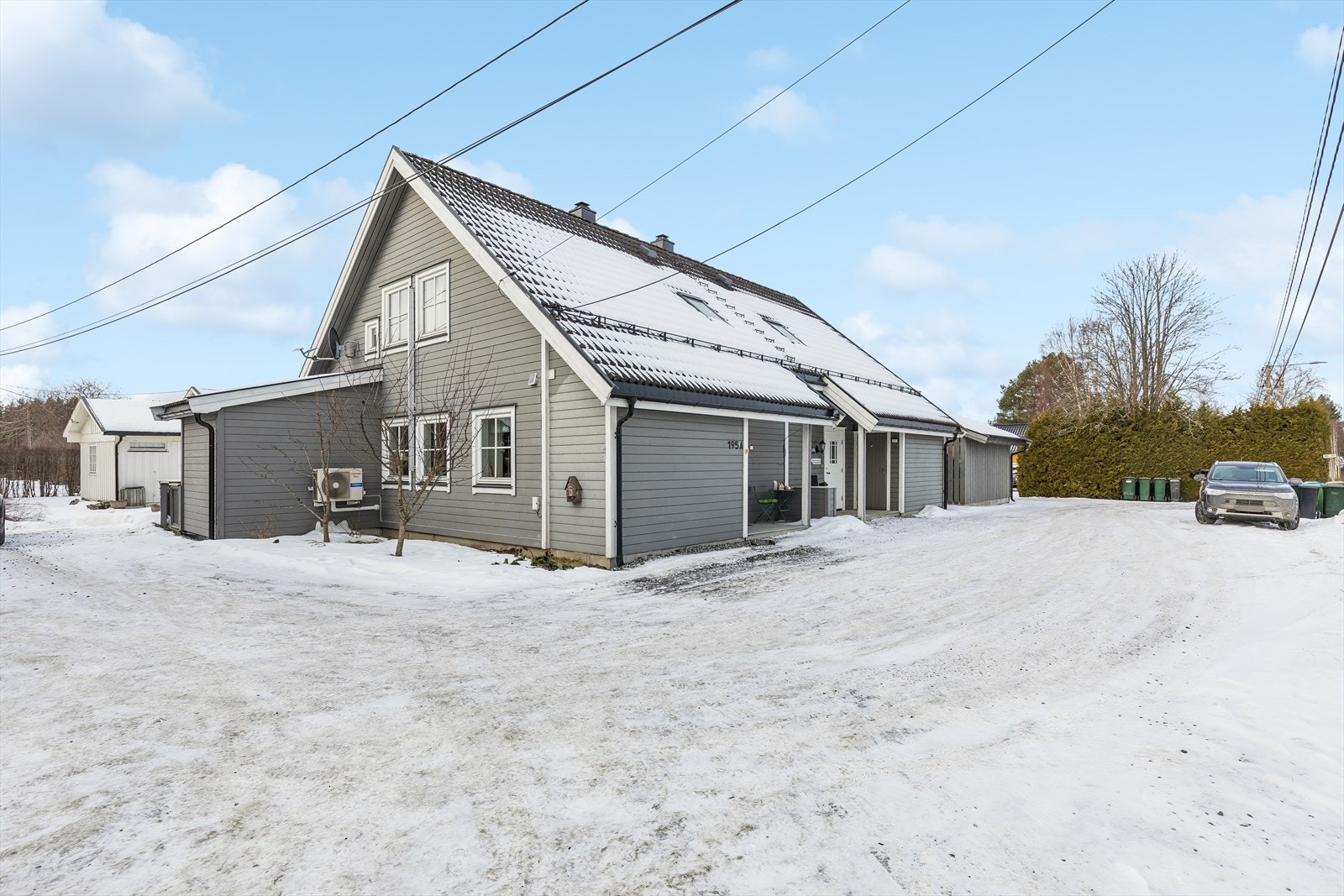 En innholdsrik tomannsbolig med en attraktiv og barnevennlig beliggenhet på Svarverud. Galleribilde