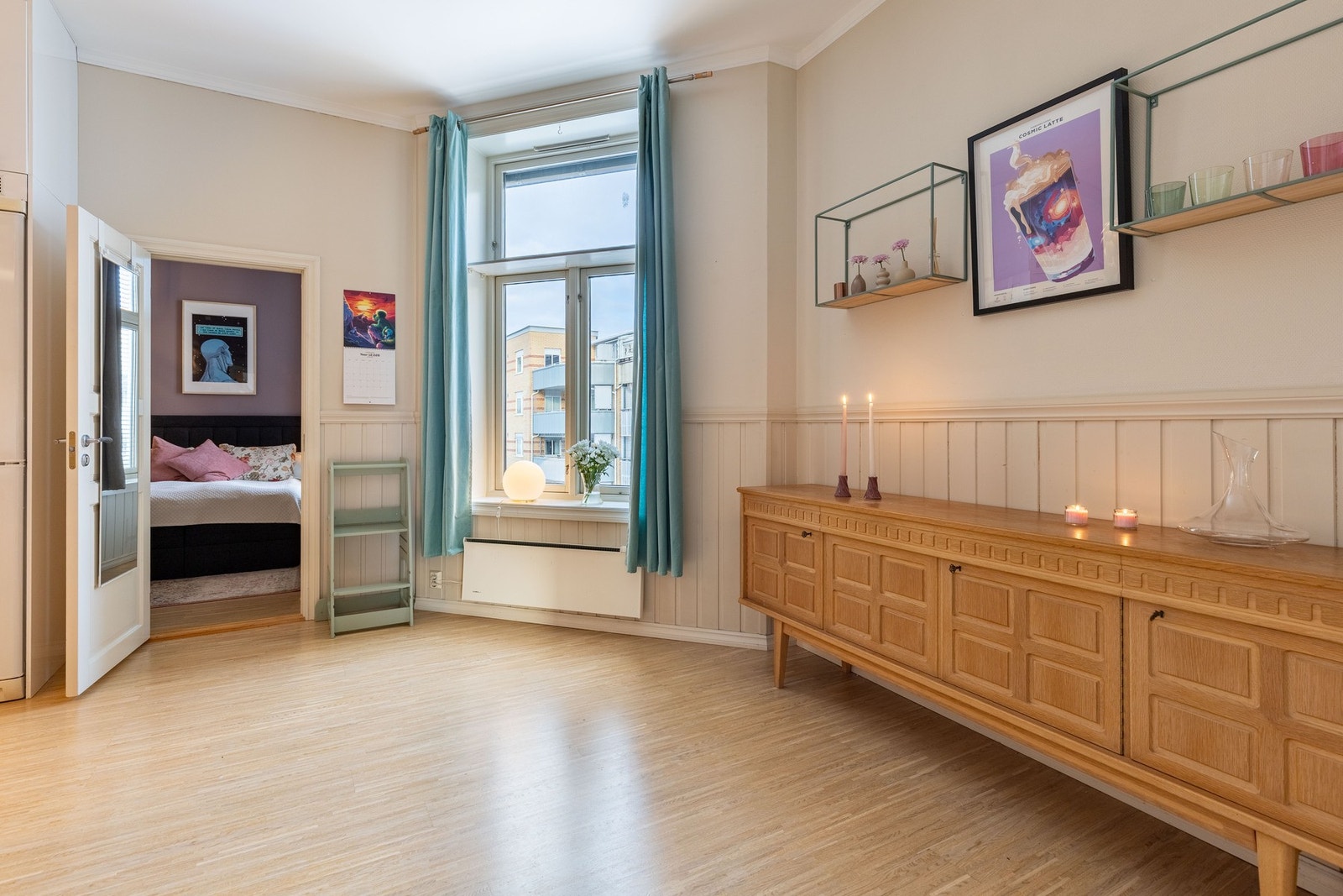 Det er også plass til frokostbord på kjøkkenet. Galleribilde