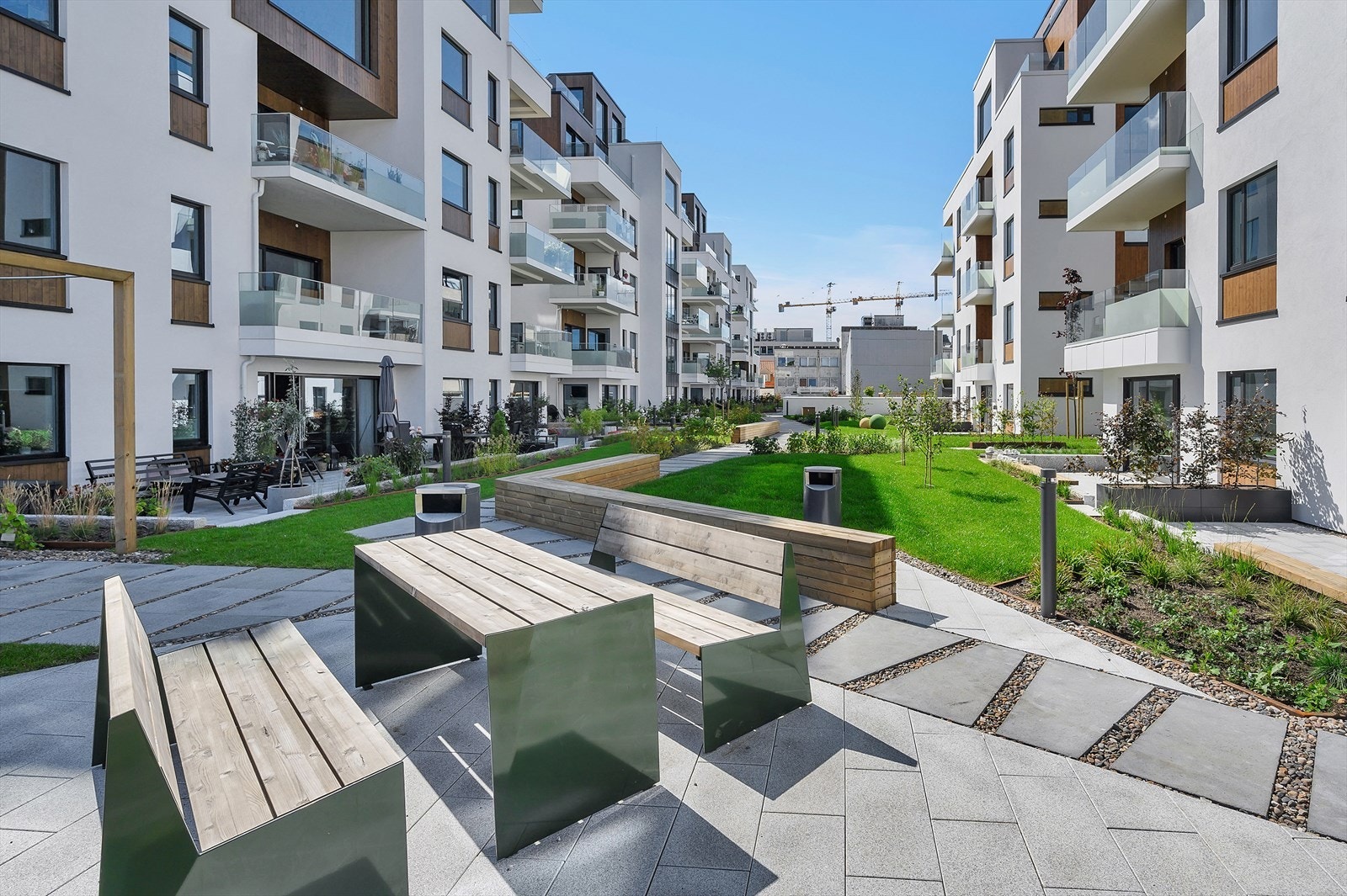 Dette er et nydelig og opparbeidet fellesområde tilrettelagt med hyggelige sittegrupper for beboerne Galleribilde