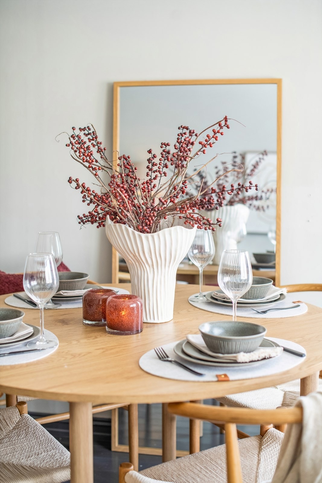 Rommet gir fleksibilitet for møblering av en egen spisesone. Galleribilde