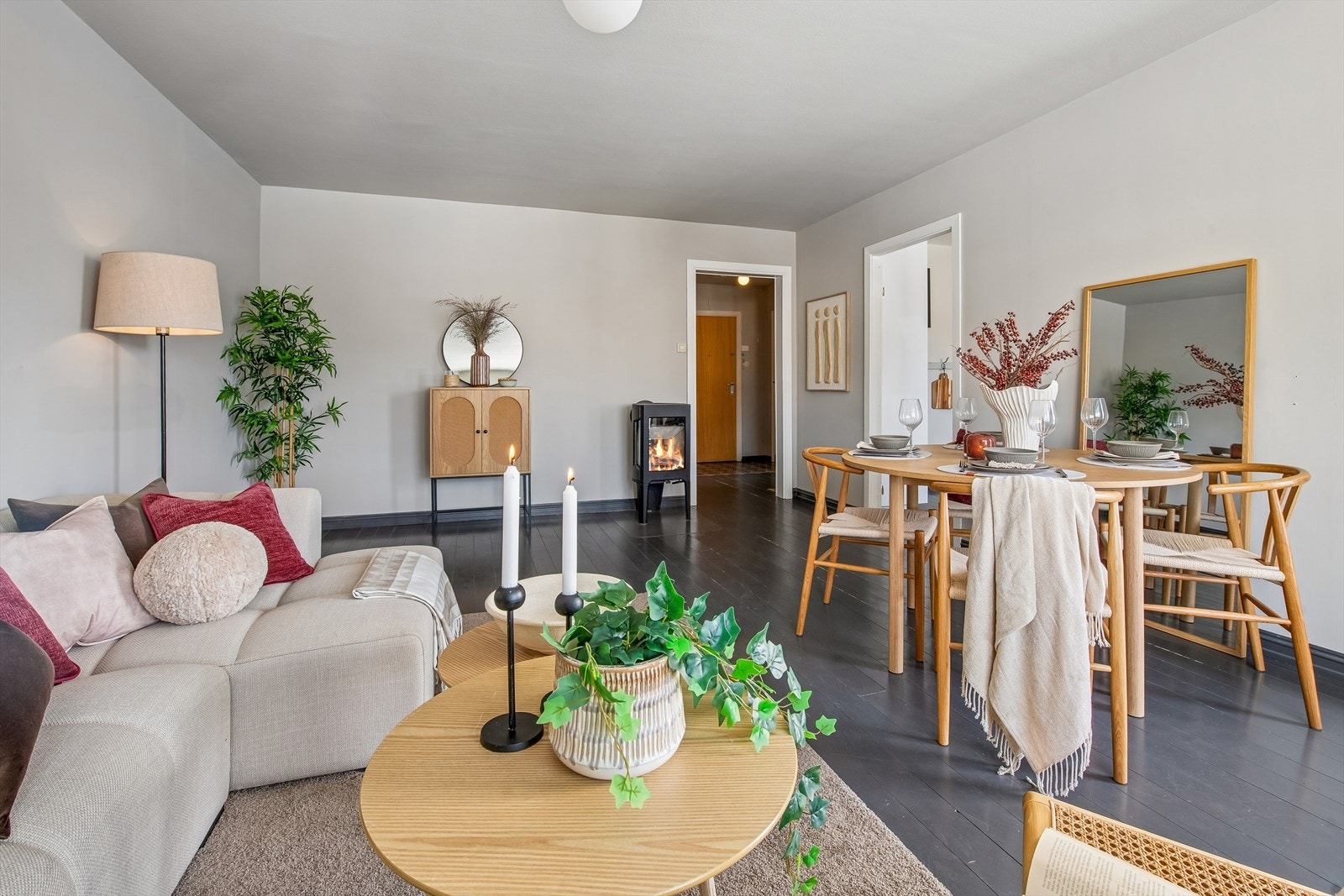 Leiligheten framstår lys og innbydende. Galleribilde