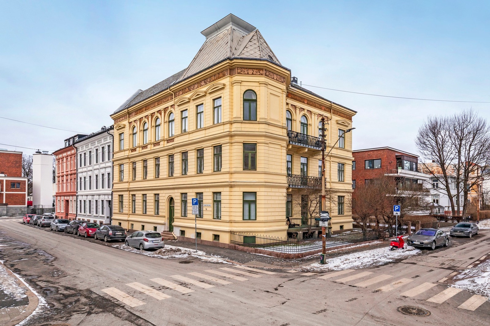 Bygget ligger i en av Oslo's mest ettertraktede gater - Eilert Sundts gate. Galleribilde