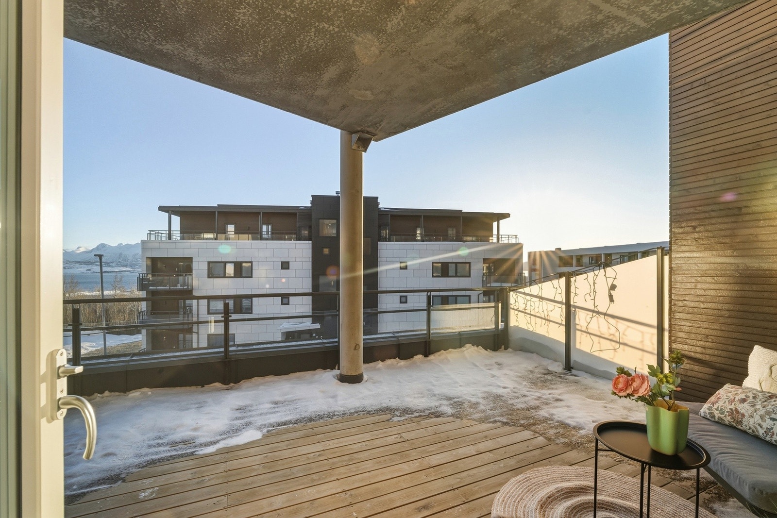 Takoverbygget terrasse på hele 27 kvm Galleribilde