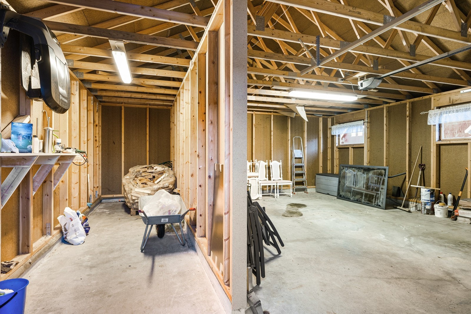 Svært romslig garasje på 48 m². Galleribilde