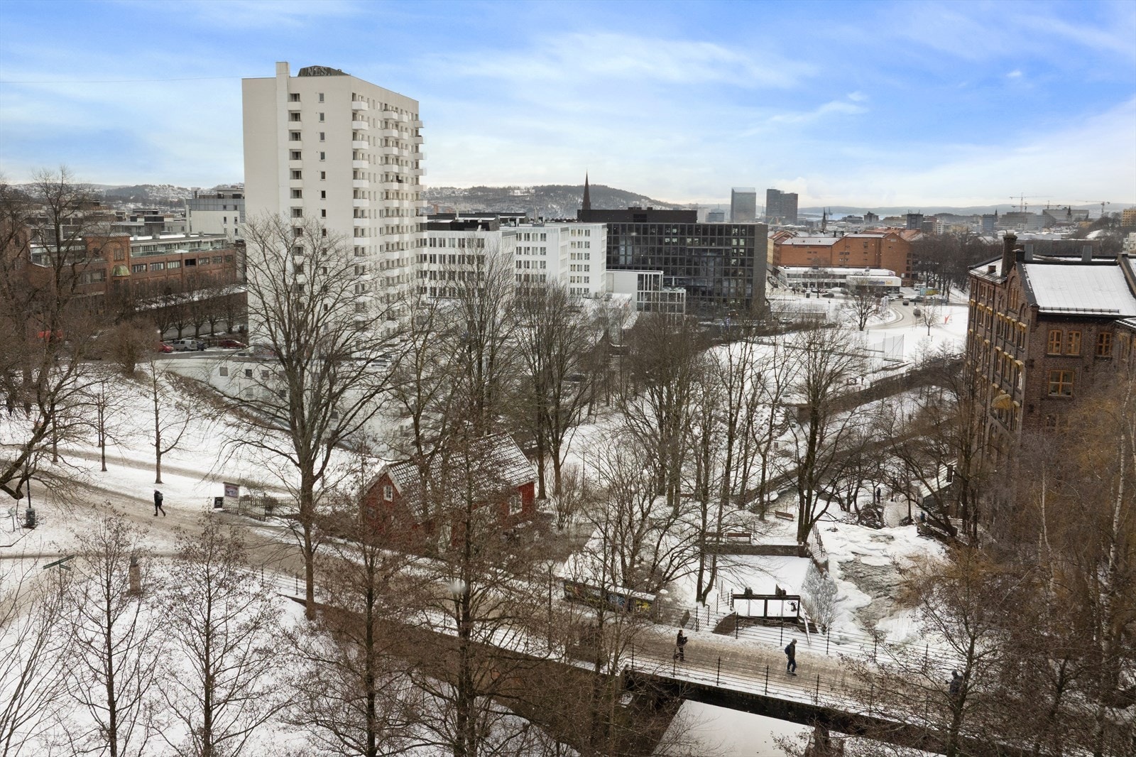 Området er veletablert og etterspurt, og kombinerer bymessig bebyggelse med gode uteområder og korte avstander til det meste. Galleribilde