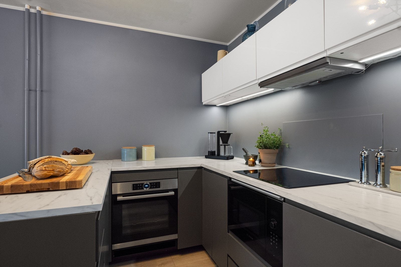 Det er montert waterguard under oppvaskmaskin. Galleribilde